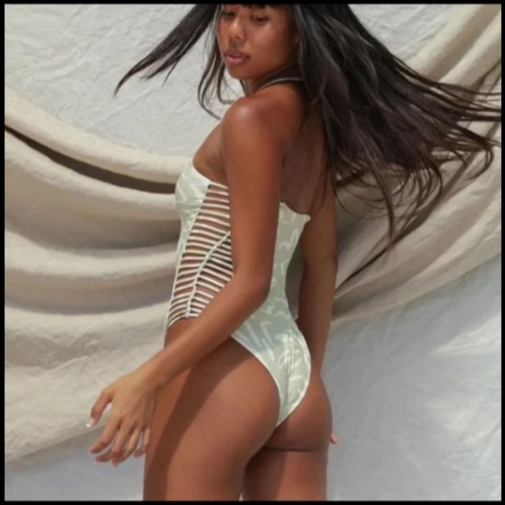 Stone Fox Swim Fella One Piece Swimsuit Aloe Lines Size XS - NWT - Picture 4 of 9
